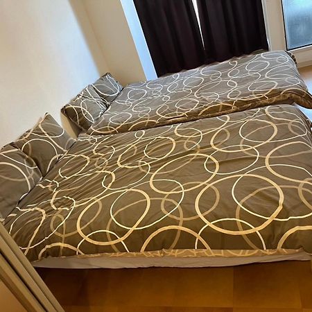 ２ Beds. Comfortable . Dotonbori / Kuromon Market. 大阪 外观 照片